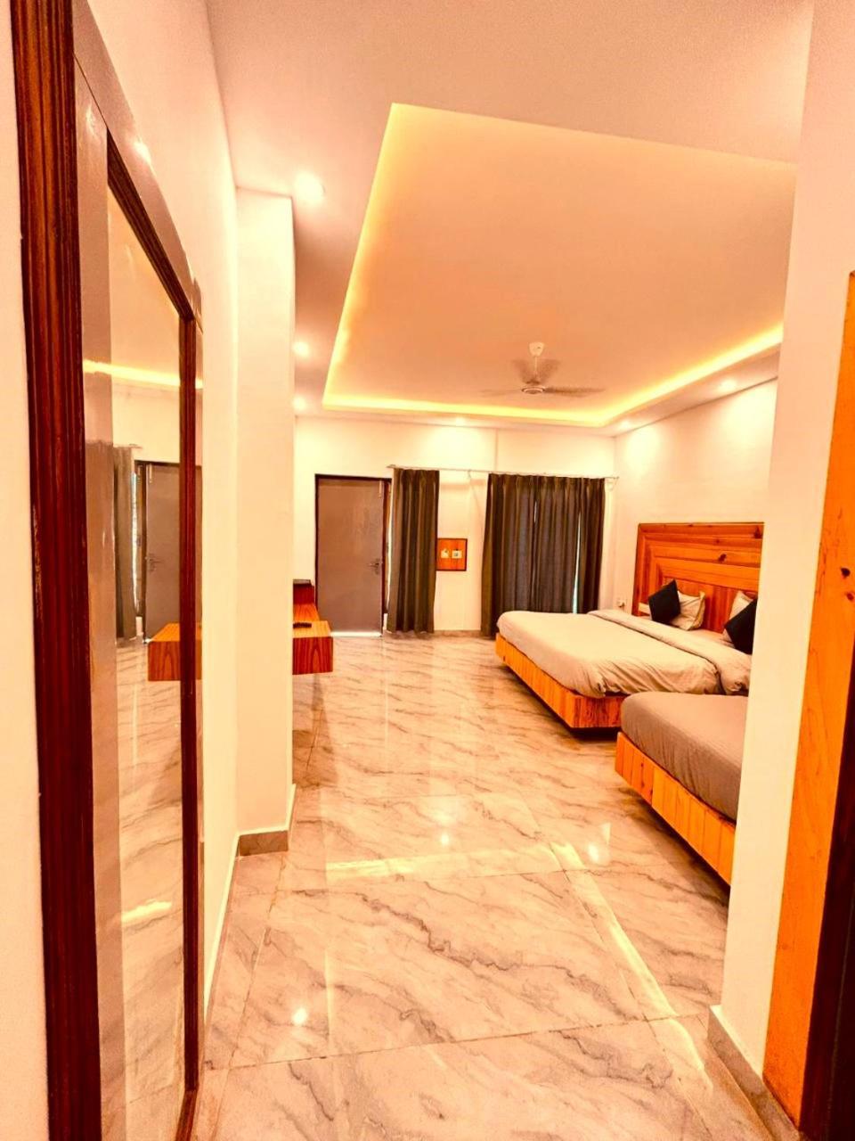 Living On The Edge A Luxury Stay Мусори Екстериор снимка