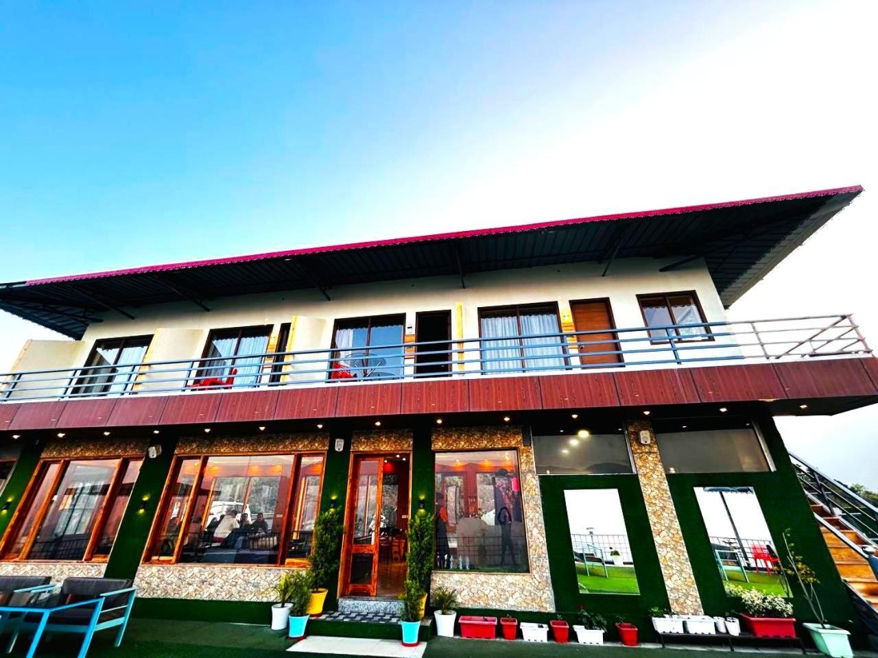 Living On The Edge A Luxury Stay Мусори Екстериор снимка