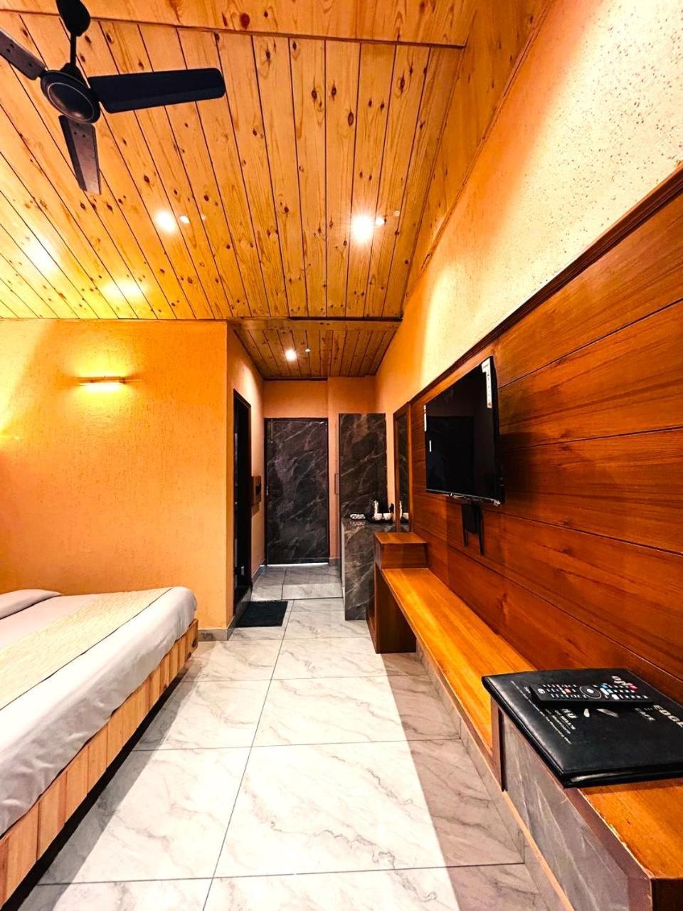 Living On The Edge A Luxury Stay Мусори Екстериор снимка