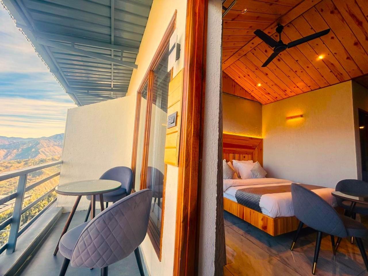 Living On The Edge A Luxury Stay Мусори Екстериор снимка