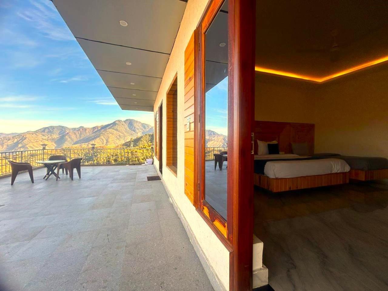 Living On The Edge A Luxury Stay Мусори Екстериор снимка