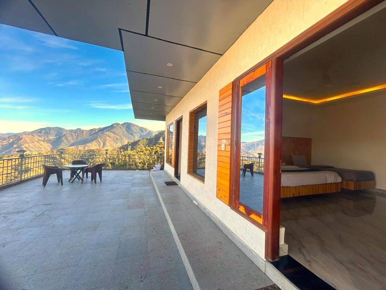 Living On The Edge A Luxury Stay Мусори Екстериор снимка