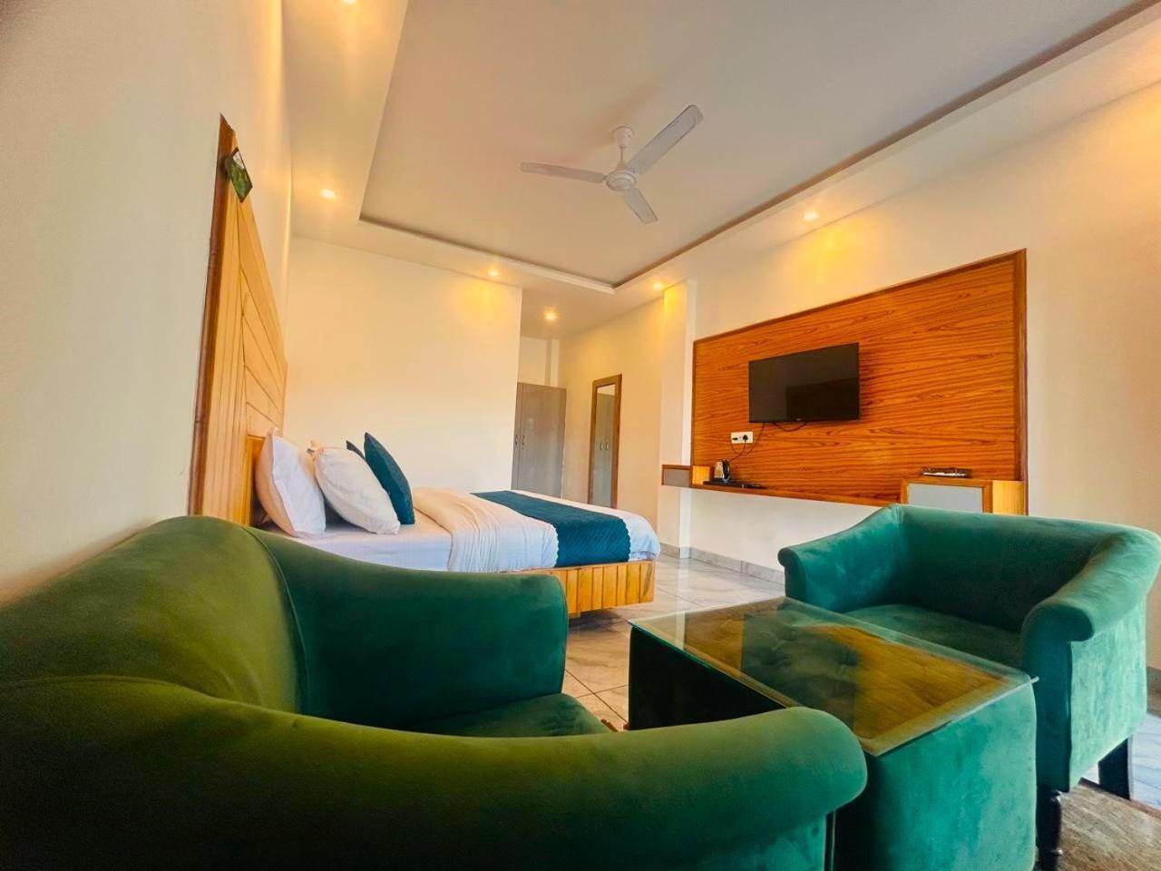 Living On The Edge A Luxury Stay Мусори Екстериор снимка