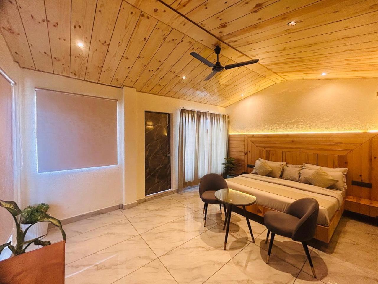 Living On The Edge A Luxury Stay Мусори Екстериор снимка