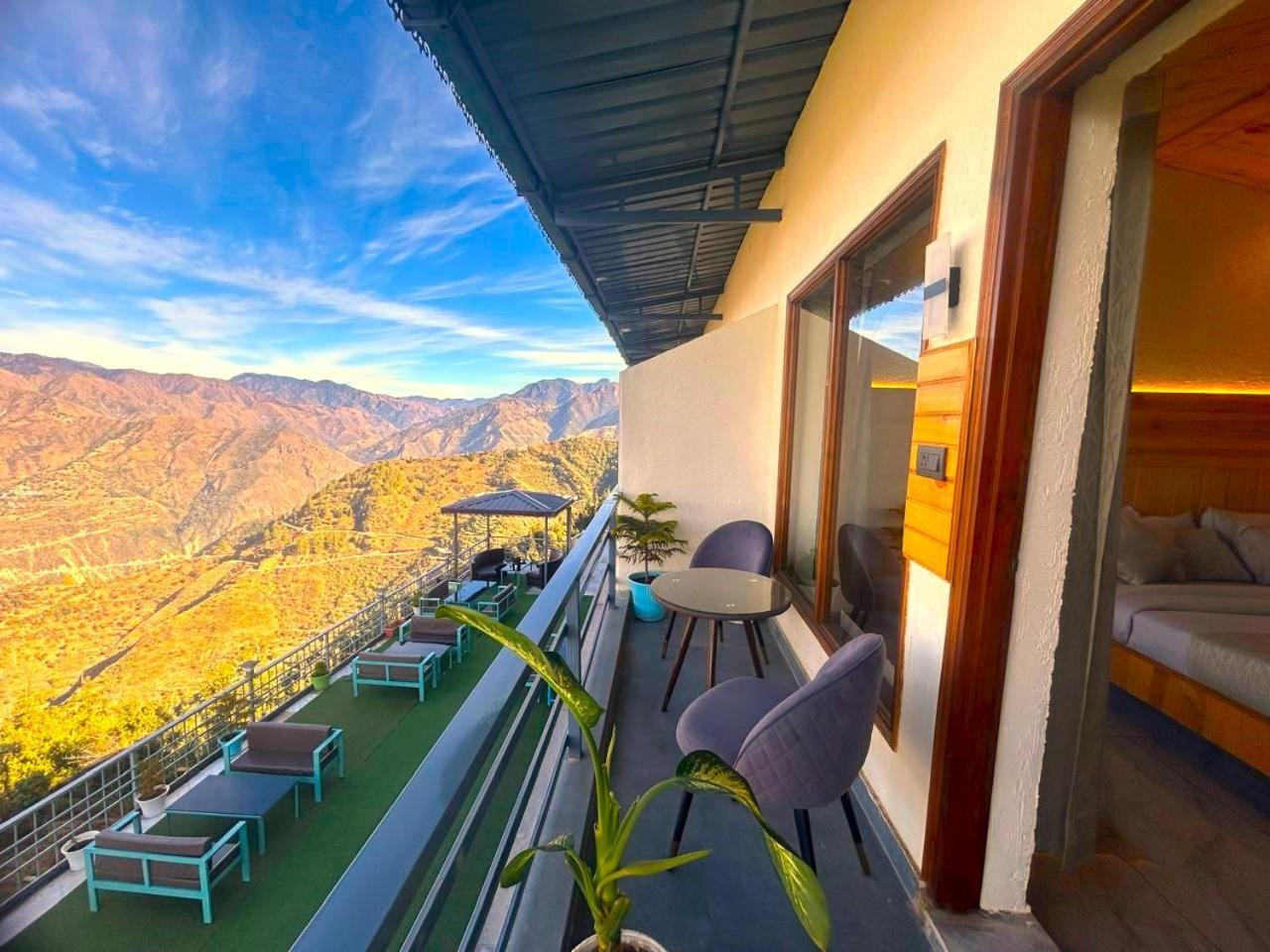 Living On The Edge A Luxury Stay Мусори Екстериор снимка
