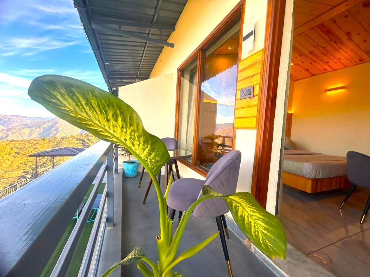 Living On The Edge A Luxury Stay Мусори Екстериор снимка