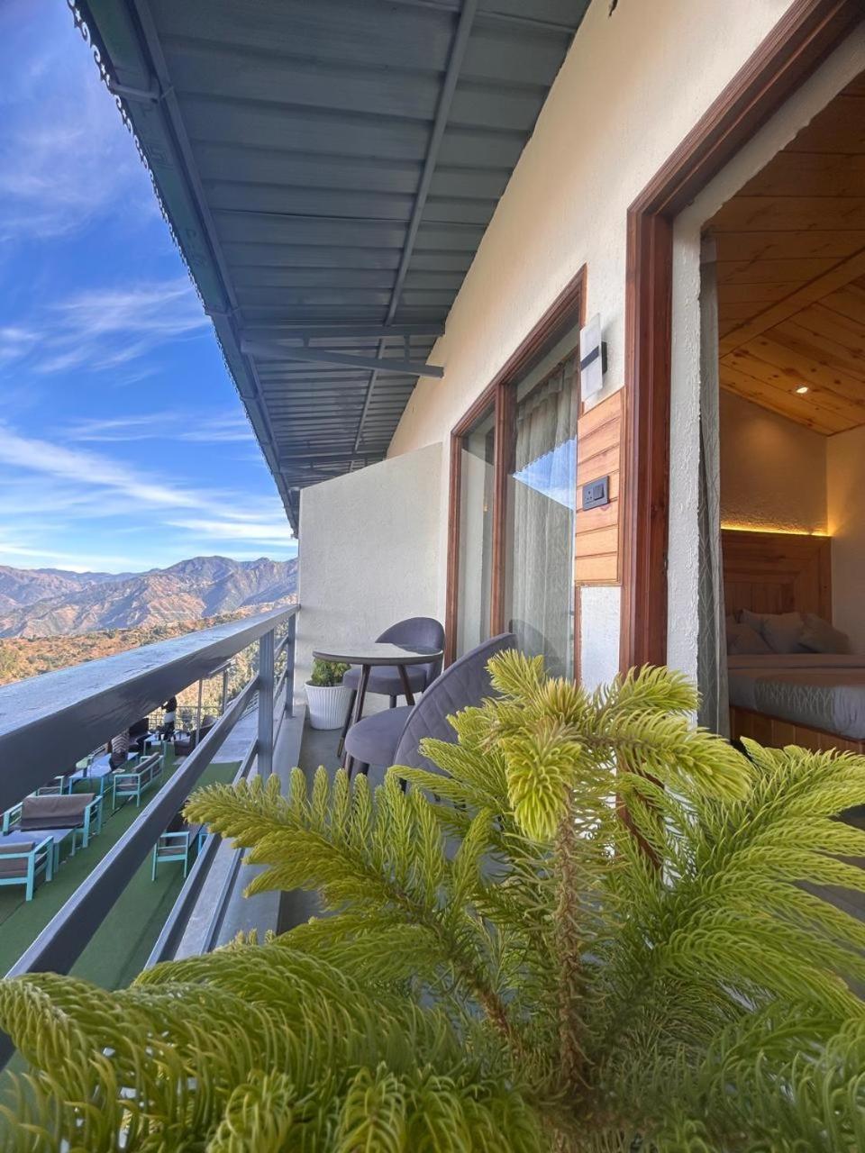 Living On The Edge A Luxury Stay Мусори Екстериор снимка
